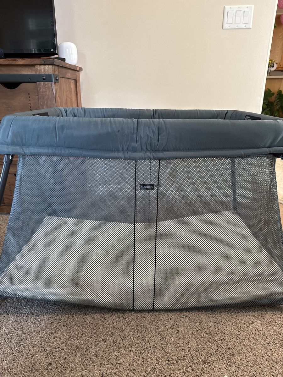 Babybjorn Travel Crib Light Pack N’ Play