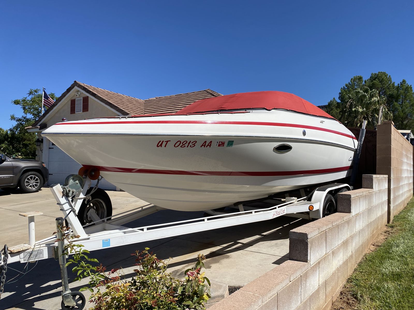 Chris-Craft 210Bowrider Boat with Trailer - White/Red, Great Condition