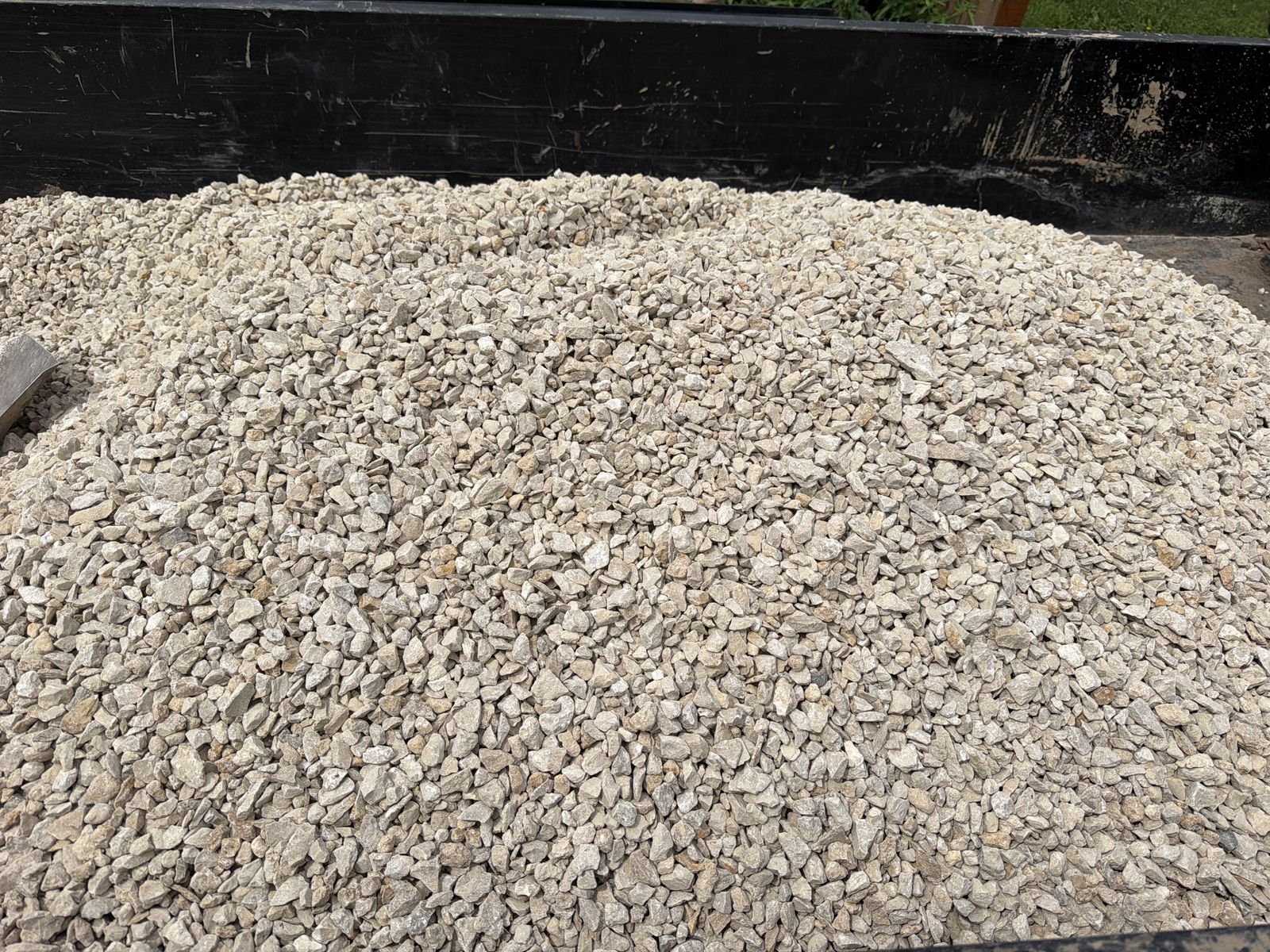 1 yard of crushed taverntine gravel 3/4 minus