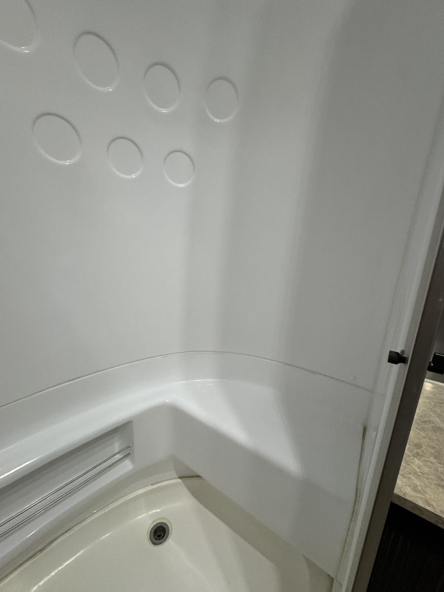 Main image 33