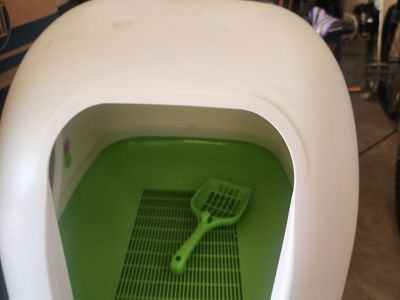 Hooded Cat Litter Box