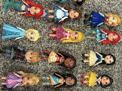 Lot of 17 Disney Princess & Frozen Mini Toddler 3.5" Poseable Dolls