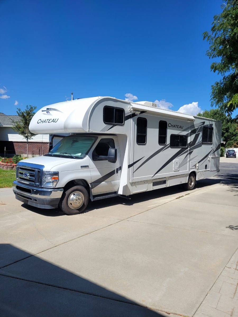 Motorhome - 2024 Thor Chauteau 28Z