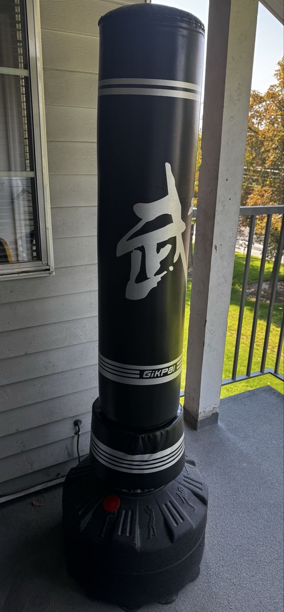GikPal Freestanding Heavy Punching Bag with Fillable Base Like NEW