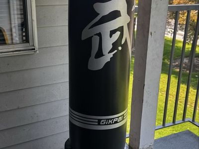 GikPal Freestanding Heavy Punching Bag with Fillable Base Like NEW