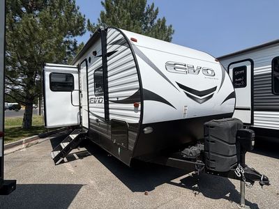 2021 EVO - 2445RB Super clean! No bunks