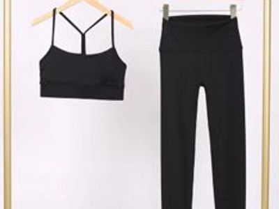 Brand new lululemon set black size 6
