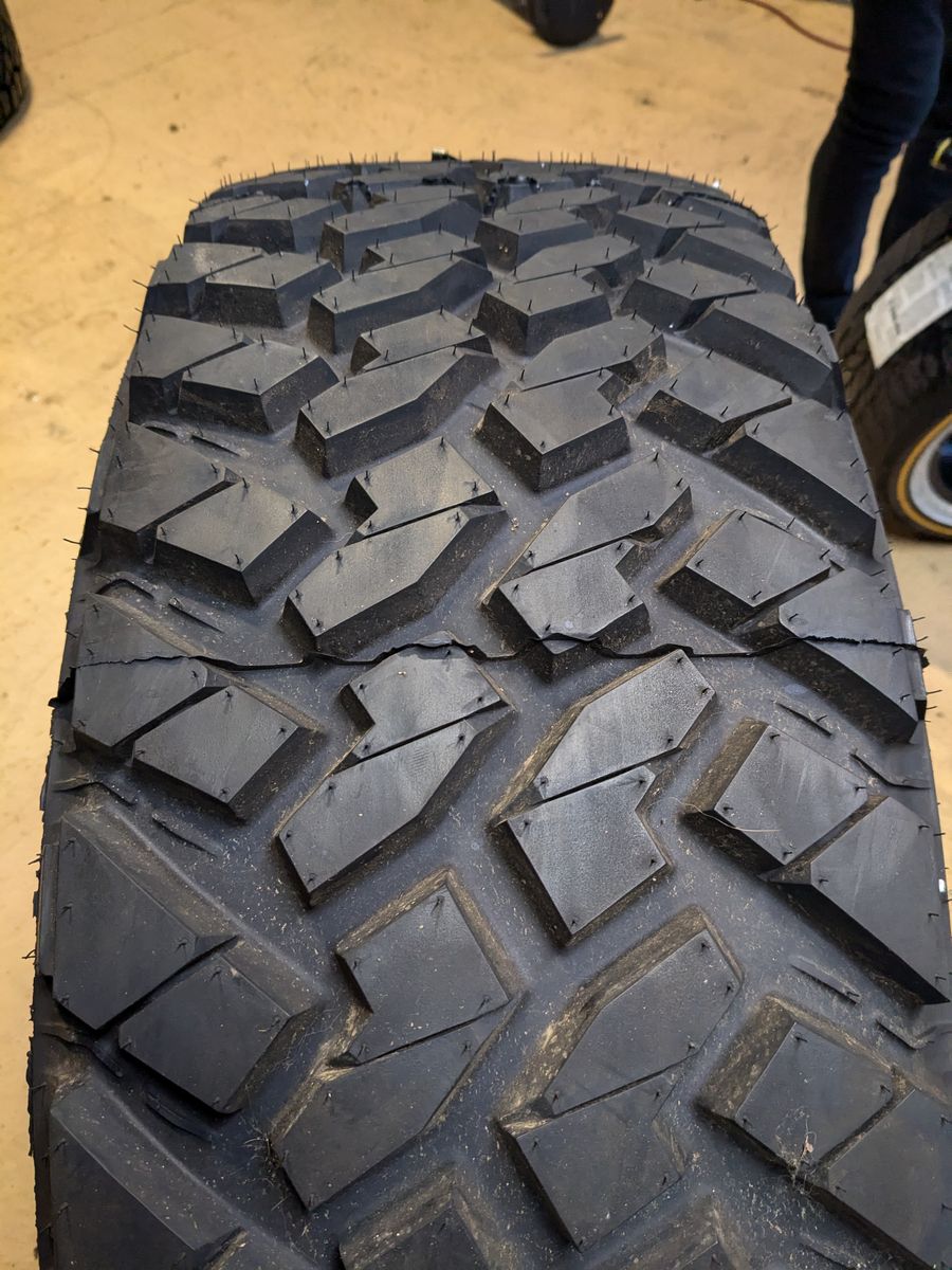 4 NITTO TRAIL GRAPPLER MT LT 37 12.5 17 124Q LRD 8PLY MUD TERRAIN TIRES 205880