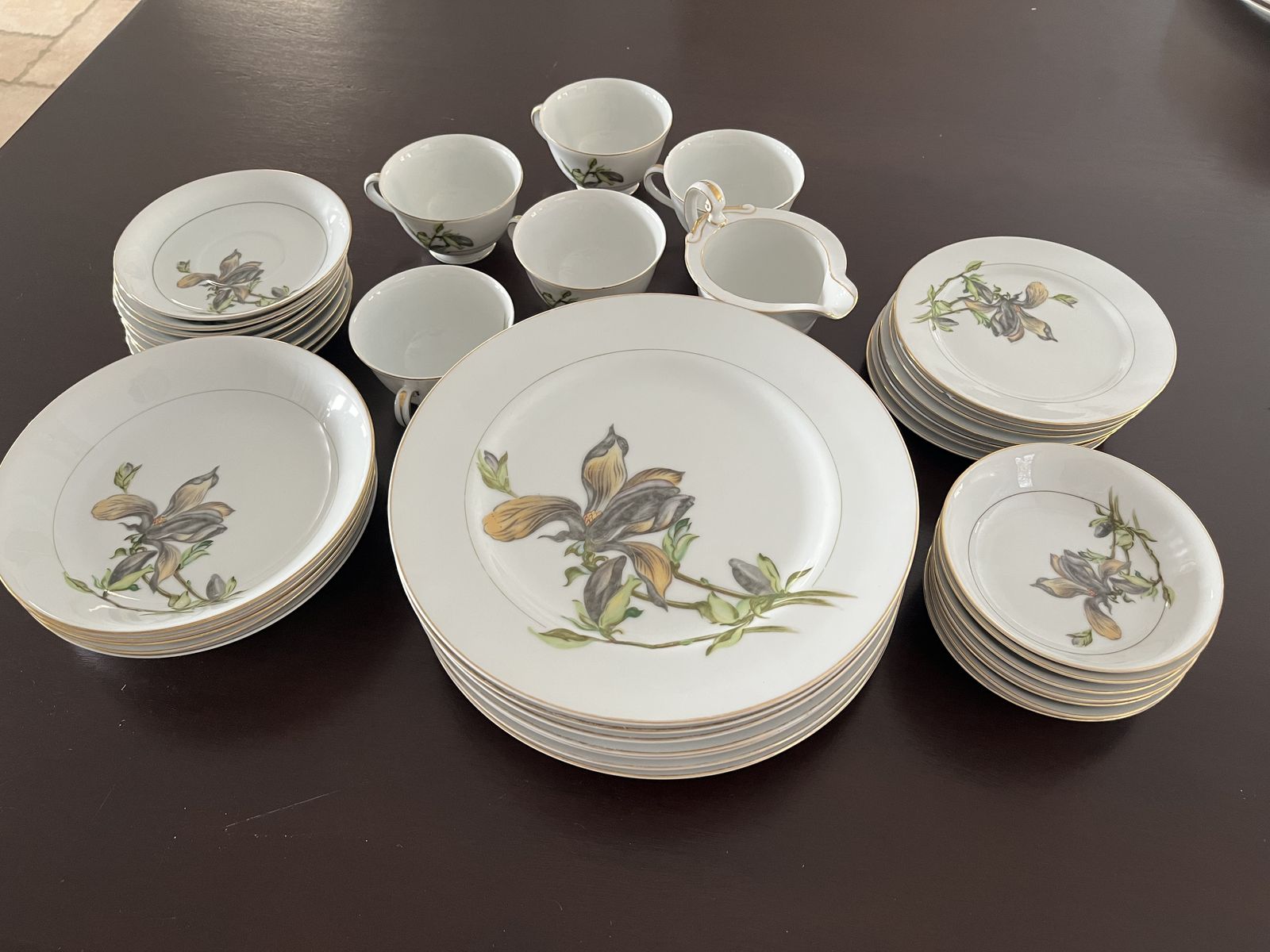 Harmony House Alyce Pattern Fine China