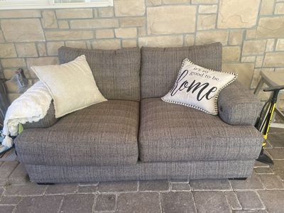 FREE DELIVERY beautiful soft couch