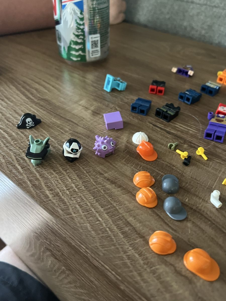 Incomplete Lego mini figs