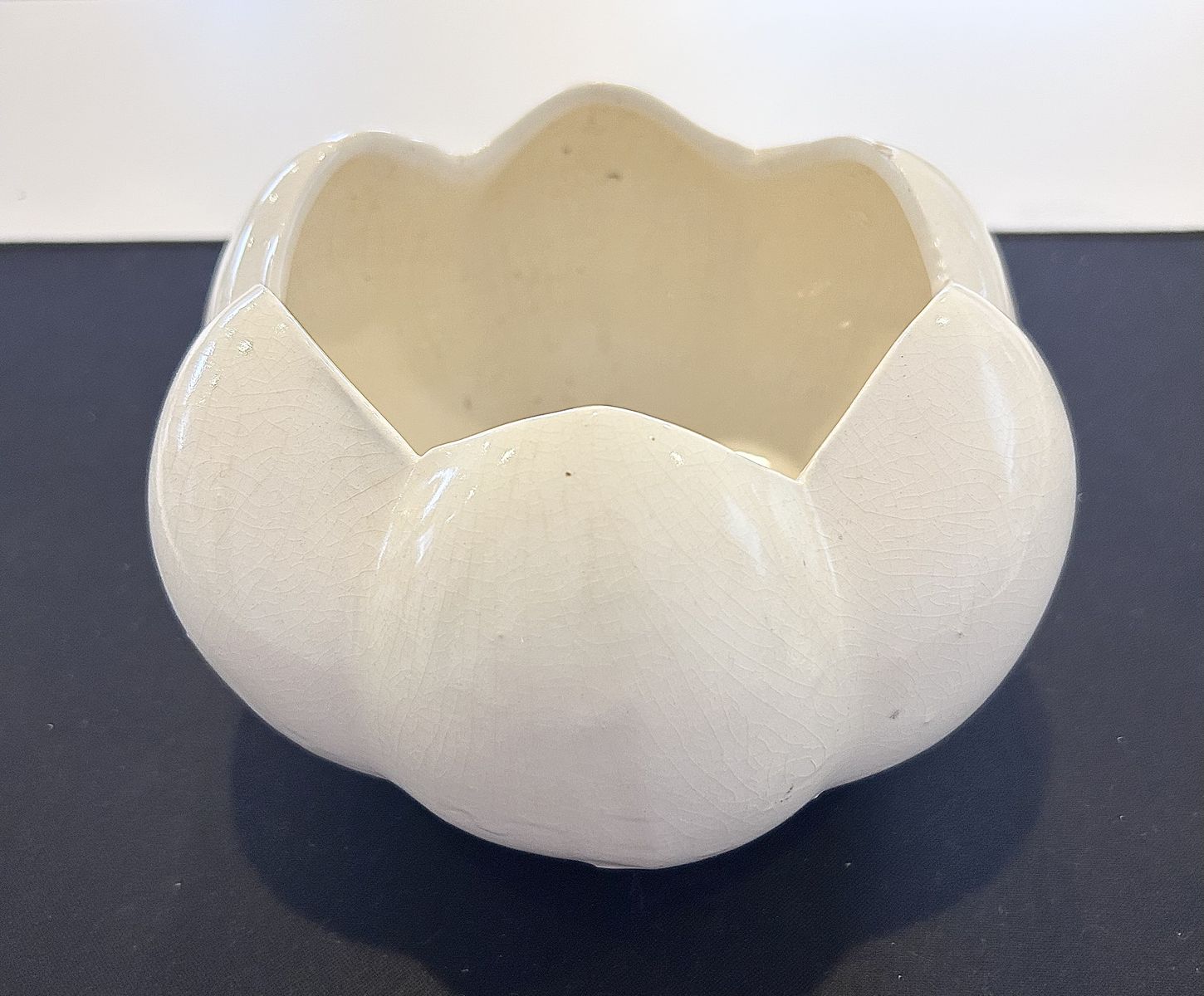 Vintage Flower Scalloped Vase