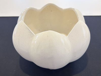 Vintage Flower Scalloped Vase