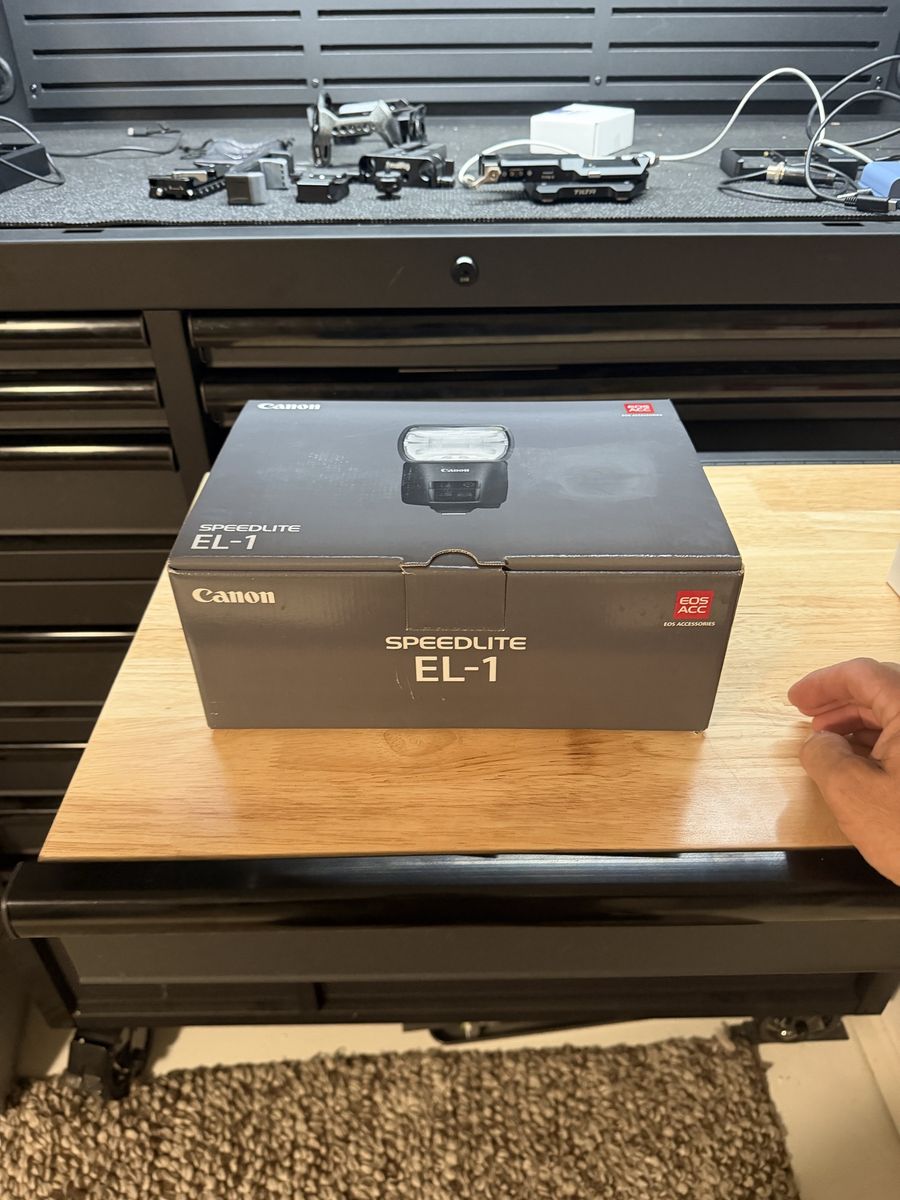 Canon EL-1 & ST-E3-1 & 430 EX 3 RT & speed lights and transmitter and full mag mod kit