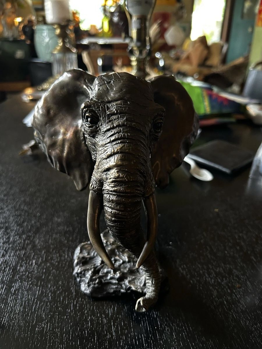 African elephant bronze Sculpture by Mark Hopkins. Limited Edition 237/950 - Retail for $1250