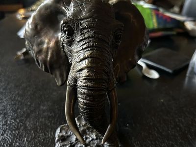 African elephant bronze Sculpture by Mark Hopkins. Limited Edition 237/950 - Retail for $1250