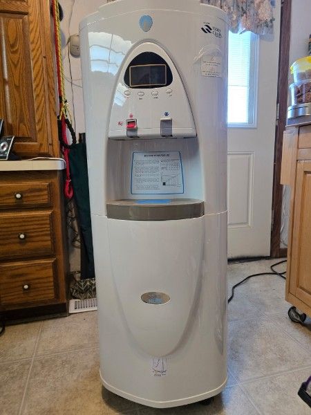 Nube Atmospheric Water Generator or Reverse Osmosis Stand Alone Water Cooler by Innovaqua