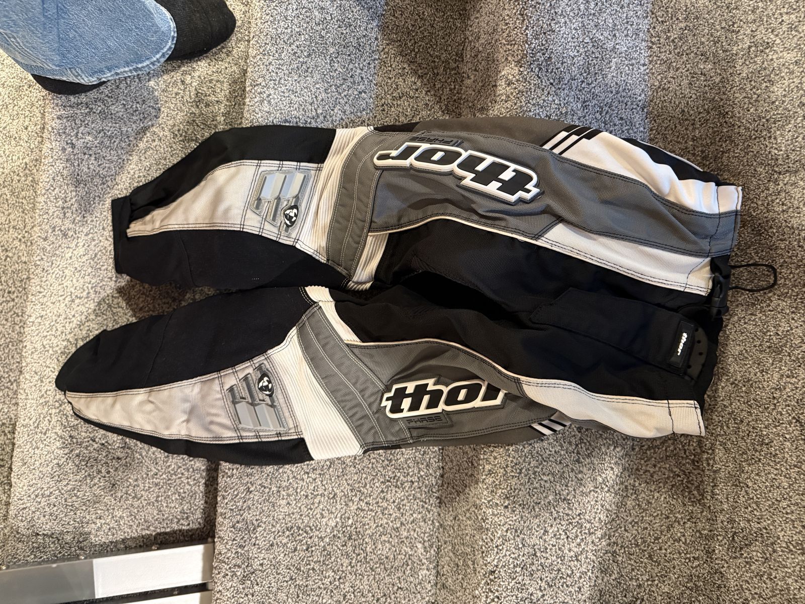 Thor Phase Motocross outfit pants 24" & Jersey Medium