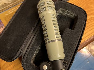 Elctrovoice RE20 Dynamic Microphone - Broadcasting or Recording
