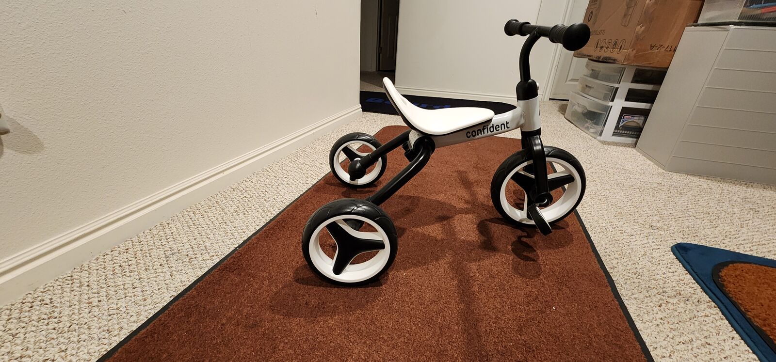 XIAPIA 3-in-1 convertible toddler tricycle/balance bike.