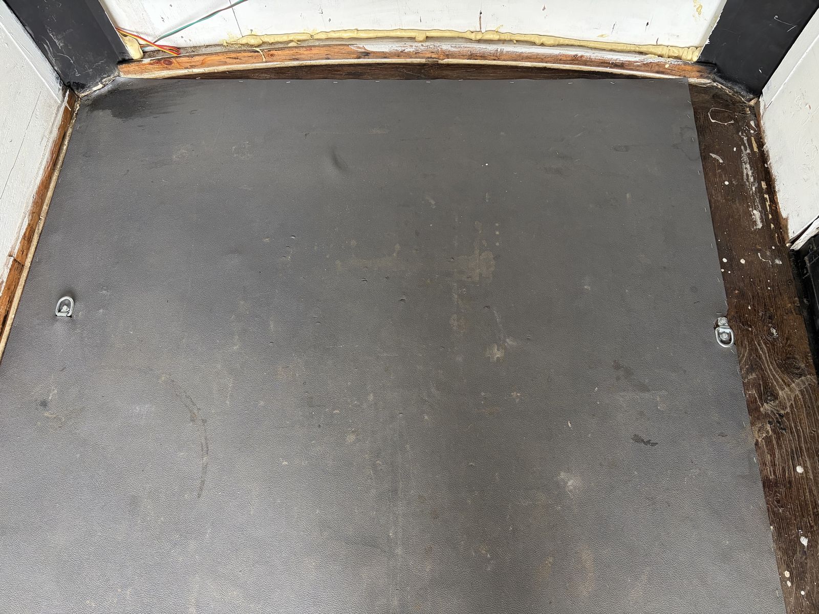 Main image 10