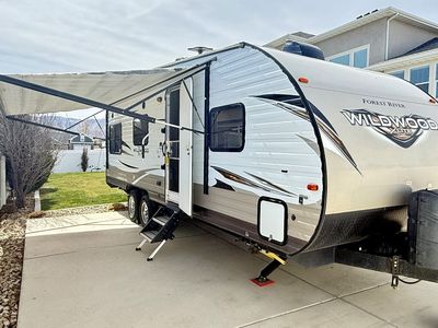 2019 Forest River Wildwood X-Lite 211SSXL Toy Hauler