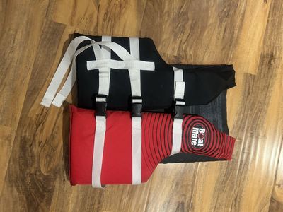 Adult universal life vest