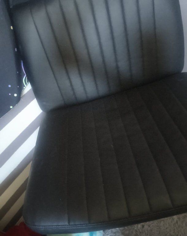 Black Upholstered Swivel Office Chair - Adjustable Height & Rolling Base