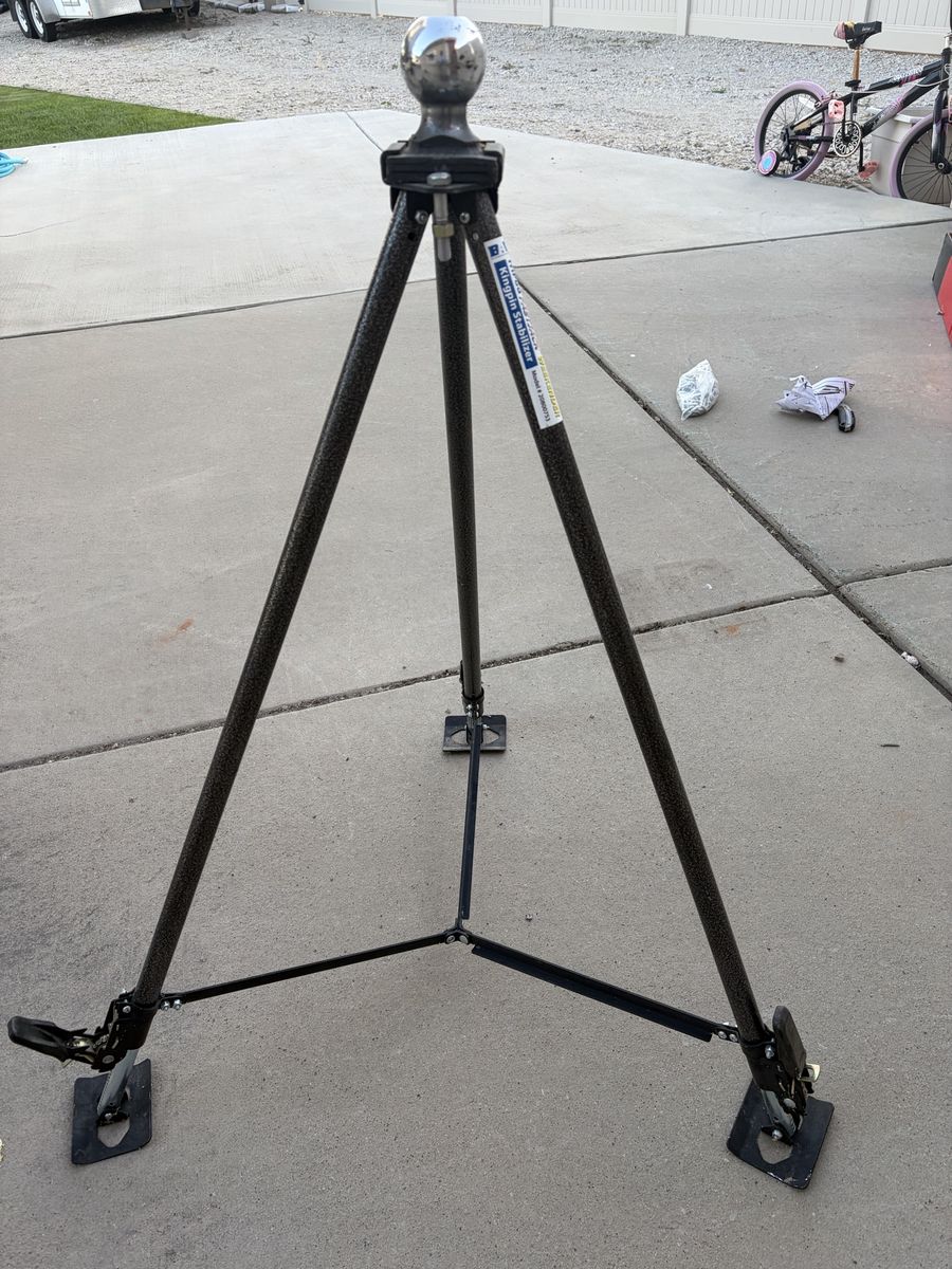 FIFTH WHEEL KING PIN STABILIZER