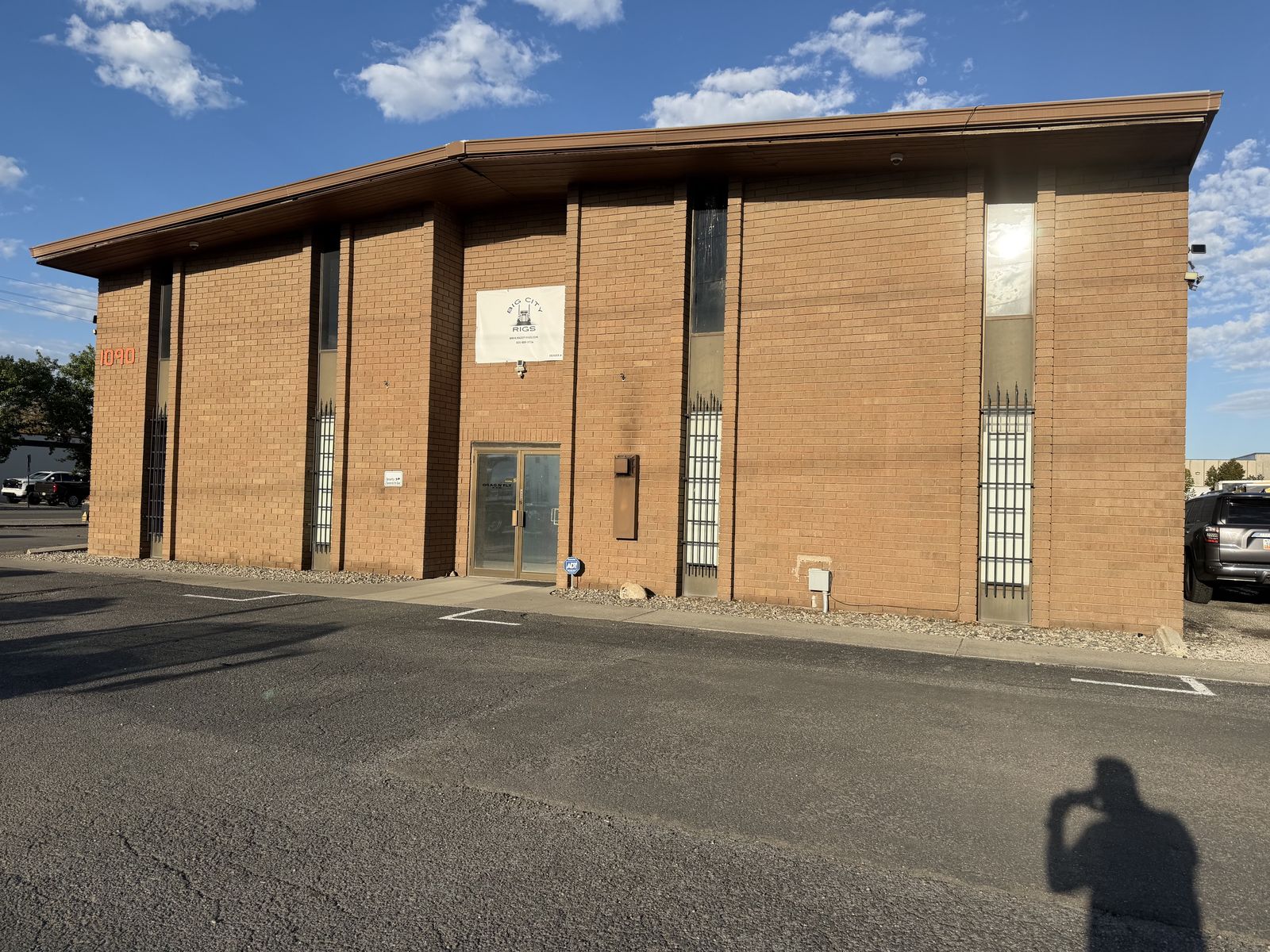 M1 Warehouse in SLC - 12,000 ft - .93 Acre