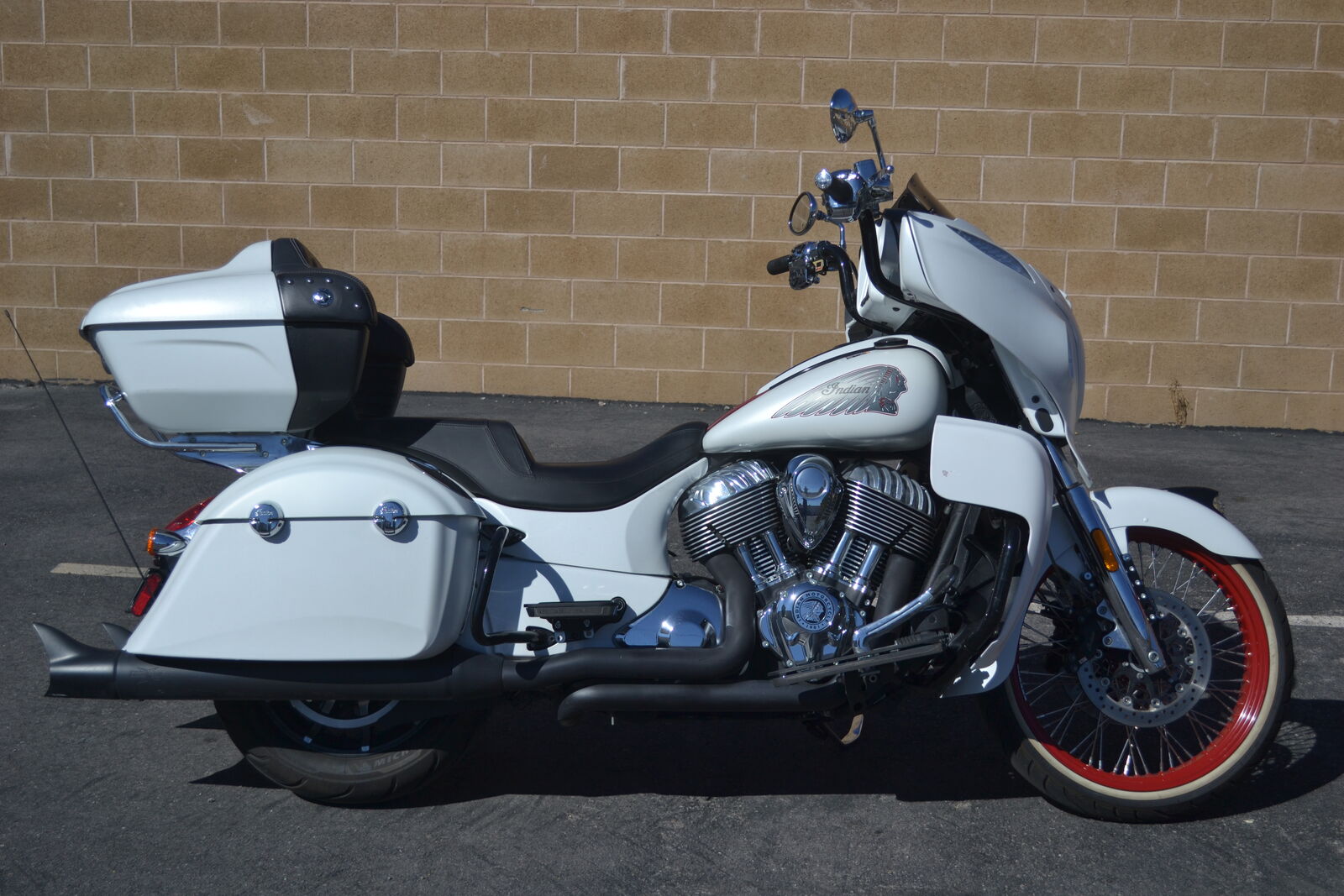 2017 Indian Chieftain - LOW MILES - Roadmaster