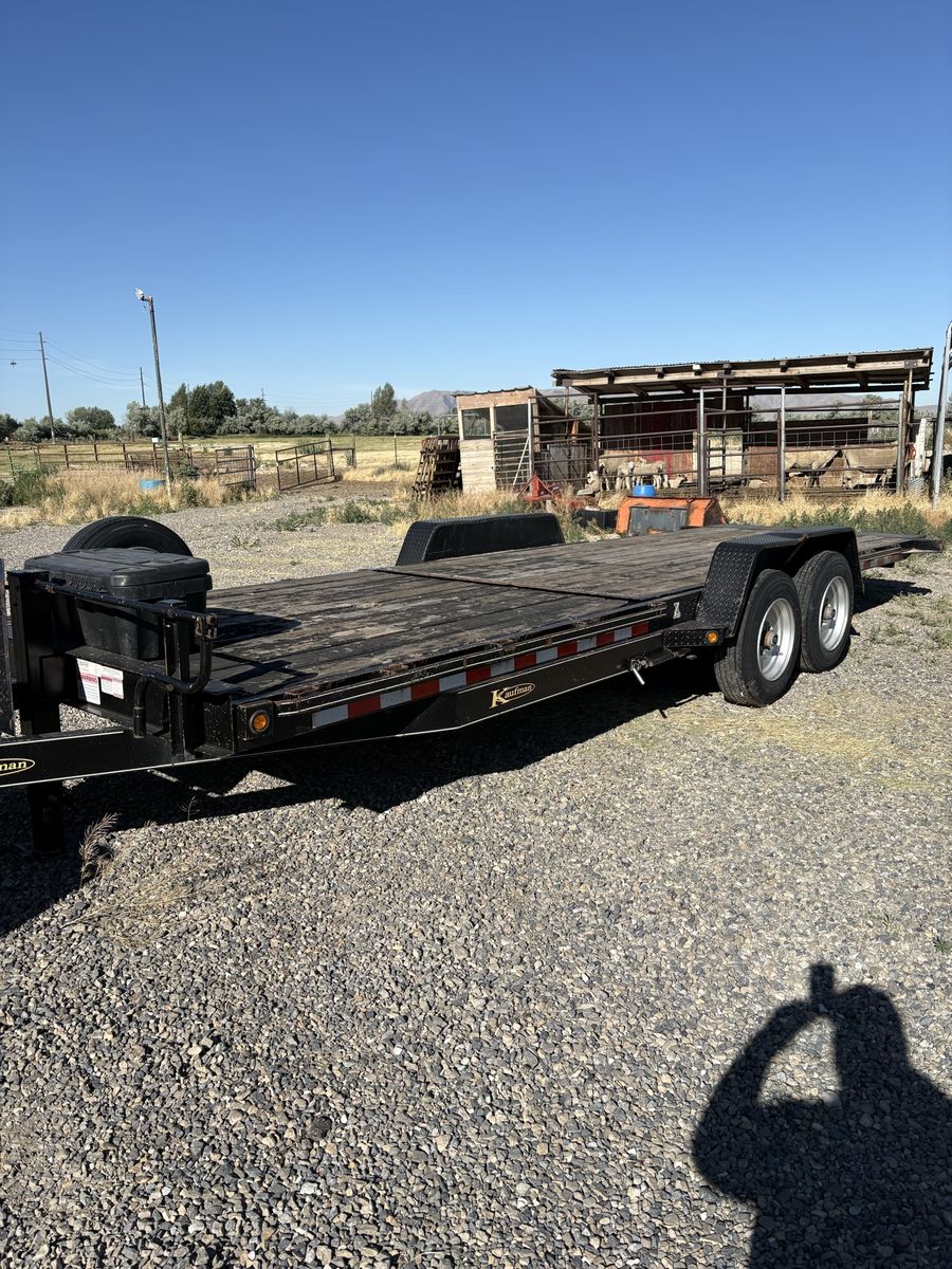2022 Kaufman tilt trailer heavy duty