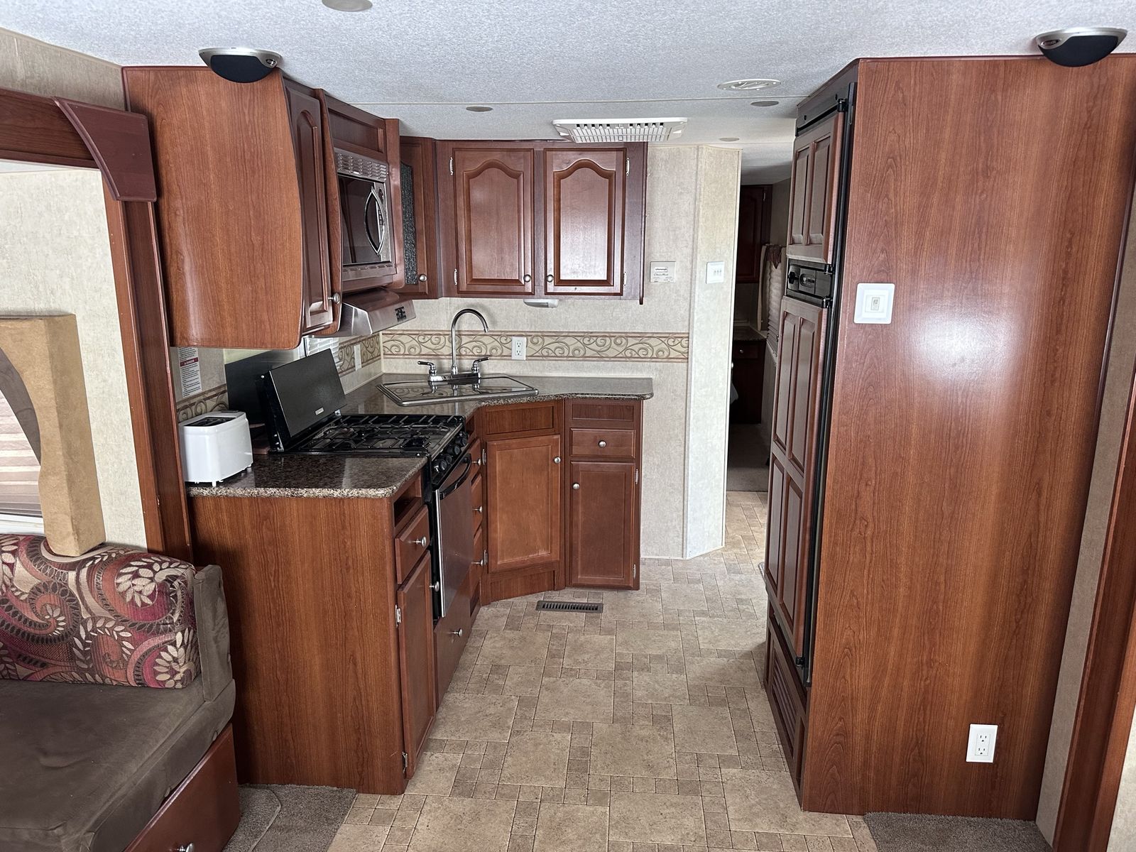 Main image 12