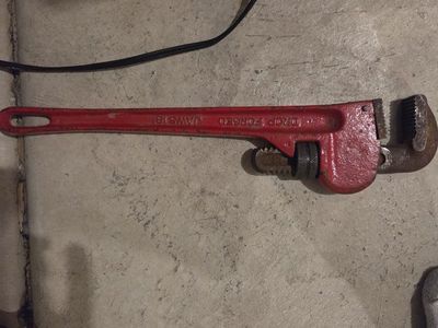 JAWS 18" Drop Forged Pipe Wrench - Heavy Duty Red Hand Tool