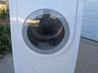 BOSCH WTMCS21UC/06 Nexxt 500 Series Gas-Fired Dryer - White