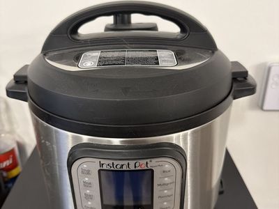 Instant Pot Nova Plus 6-Quart 7-in-1 Multi-Use Programmable Pressure Cooker, Stainless Steel