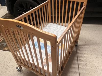 Baby crib