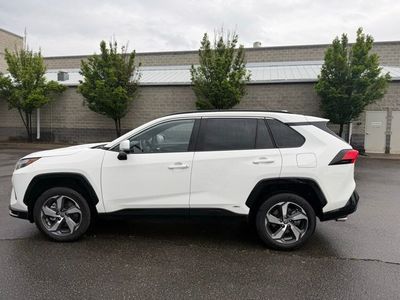 2025 Toyota RAV4 Plug-in Hybrid SE