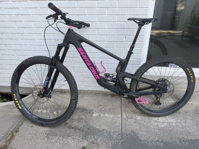 Santa Cruz Bronson Mountain Bike - Carbon Frame - Size Large