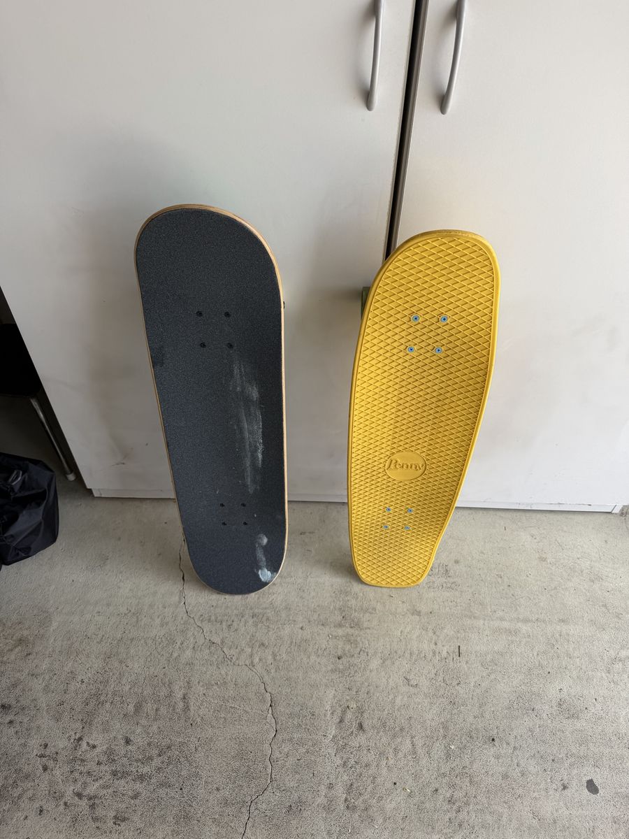 2 skate boards