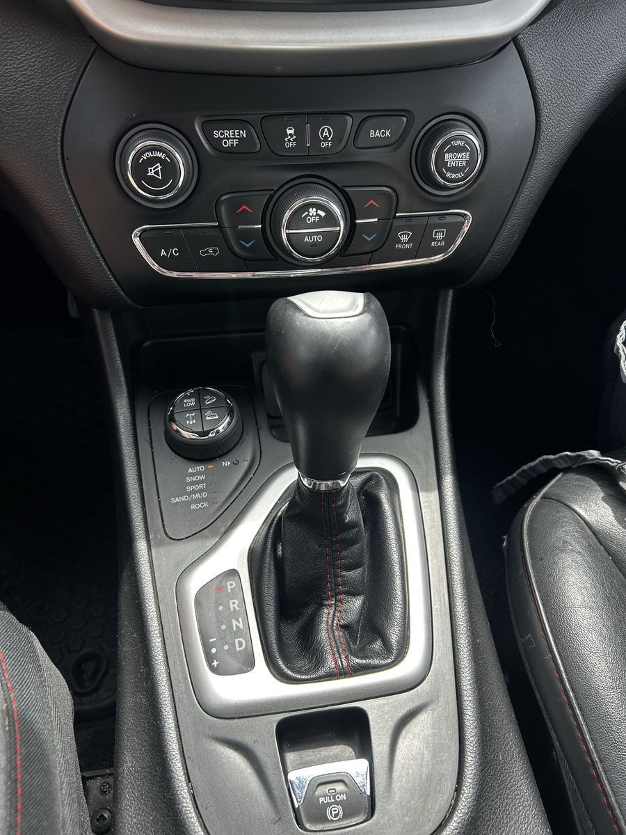 Main image 10