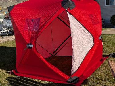 Portable Ice Fishing Shelter - Like New - Fast Setup