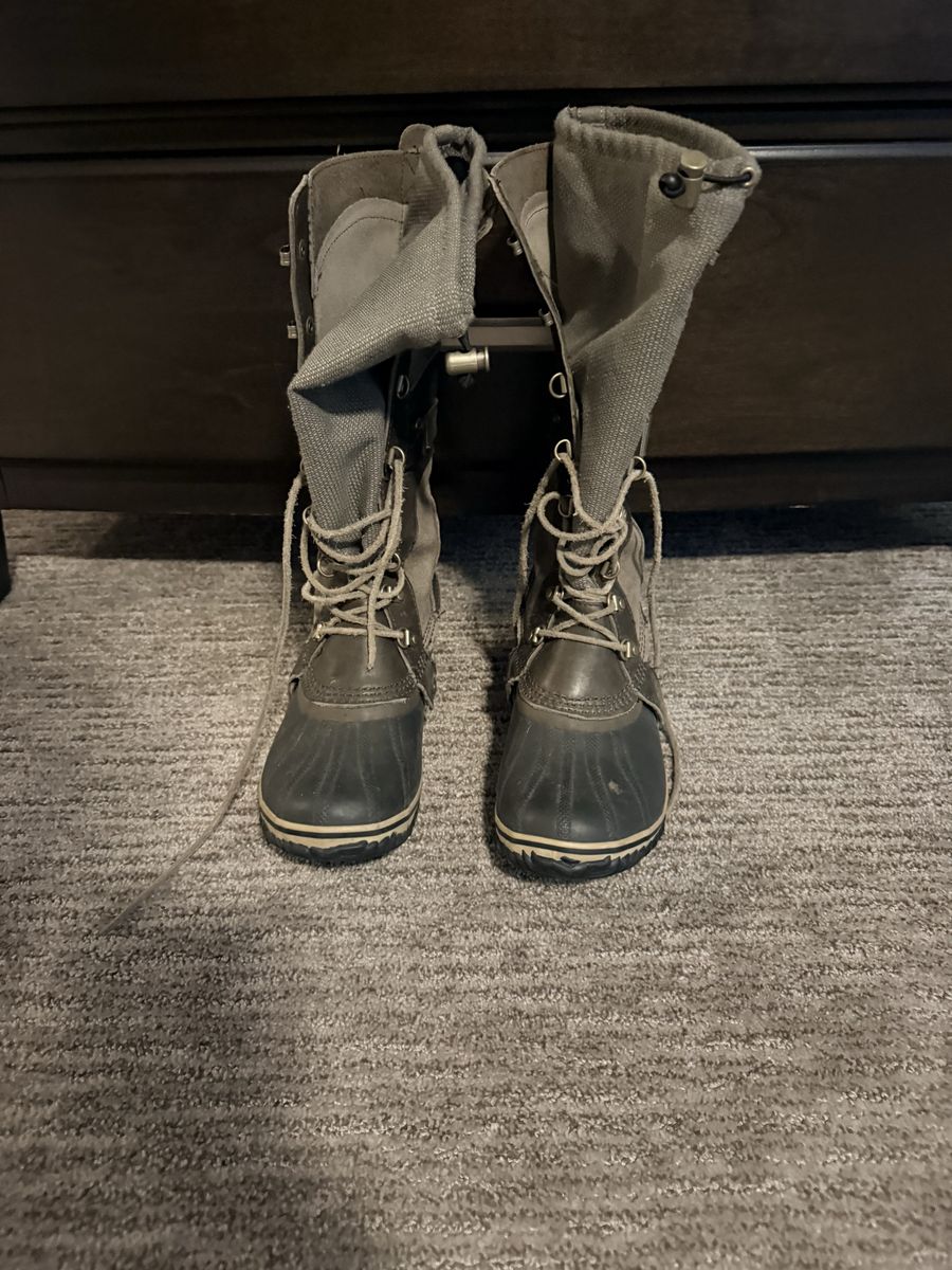 Sorel rain boots 