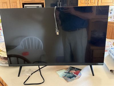 Vizio 32" Class D-Series LED Smart TV (D32f4-J01) with Stand