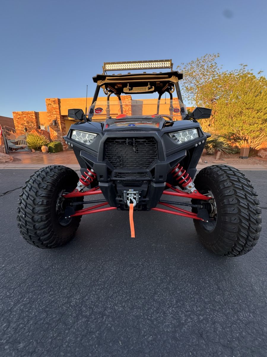 2018 RZR 1000 Only 325 miles!