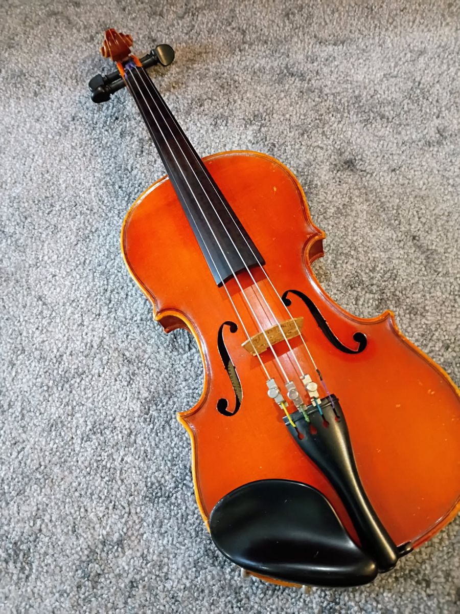 Glaesel Violin Handcrafted Model V131 E 1/2