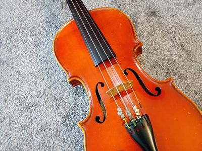 Glaesel Violin Handcrafted Model V131 E 1/2