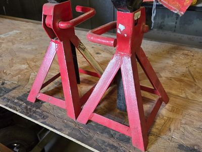 Jack stands in have 3 sets 20 each set