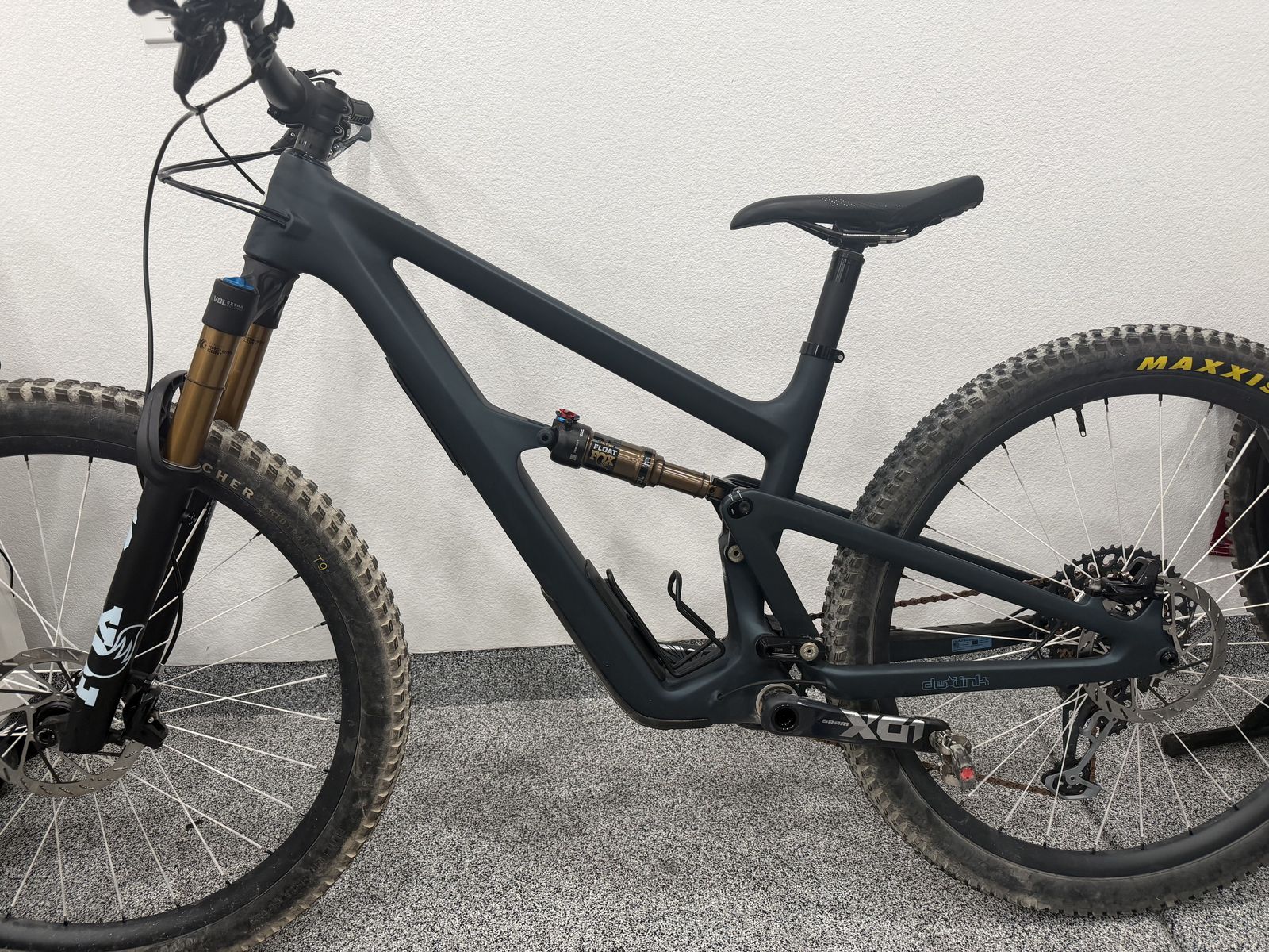 2026 Ibis Ripley V5 XM (large) FRAME ONLY