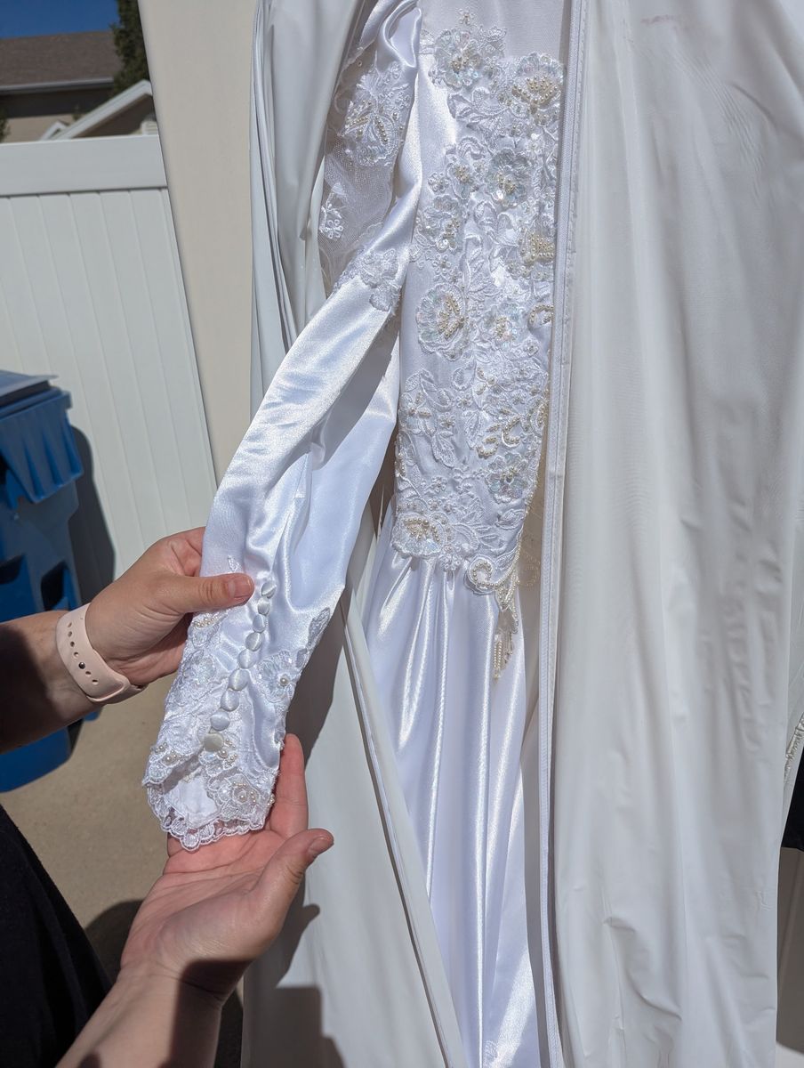 Main image 3